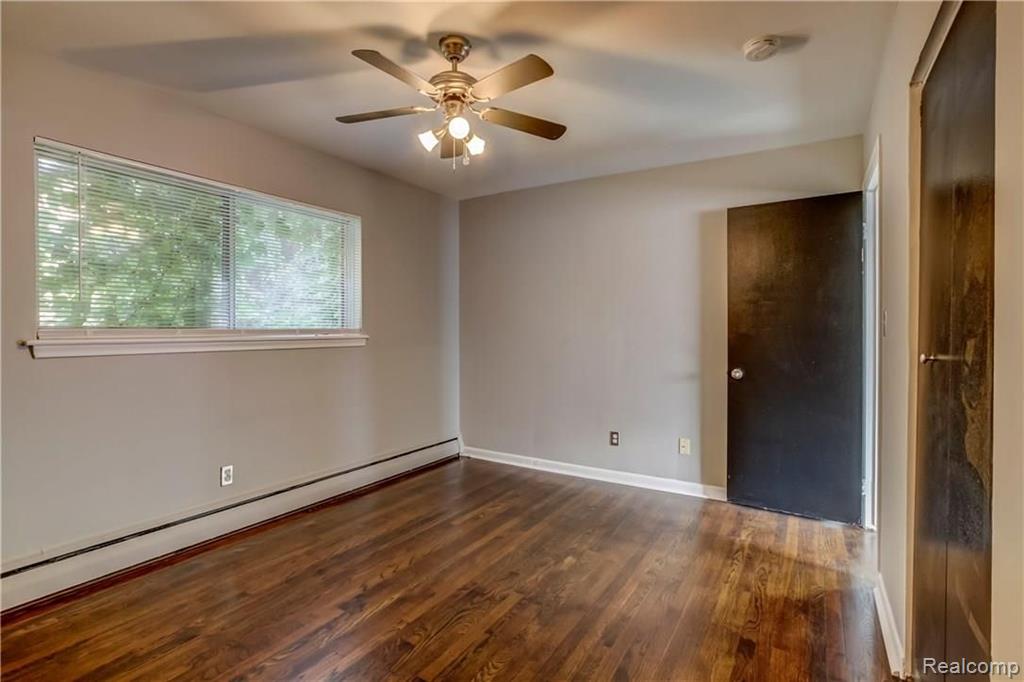 629 West Maple Road, Unit 62911 Clawson, MI 48017 - Photo 11 of 12