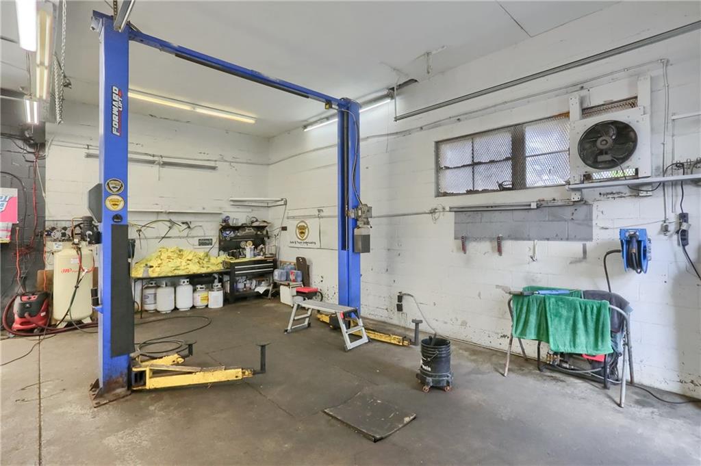 3092 Brodhead Road Aliquippa, PA 15001 - Photo 40 of 46