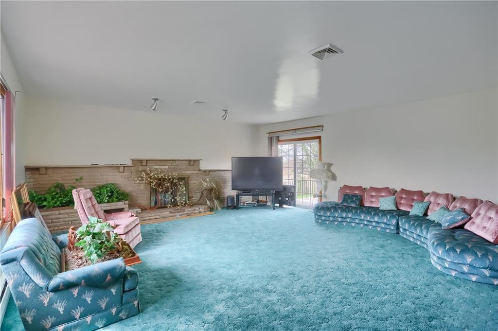 3092 Brodhead Road Aliquippa, PA 15001 - Photo 5 of 46