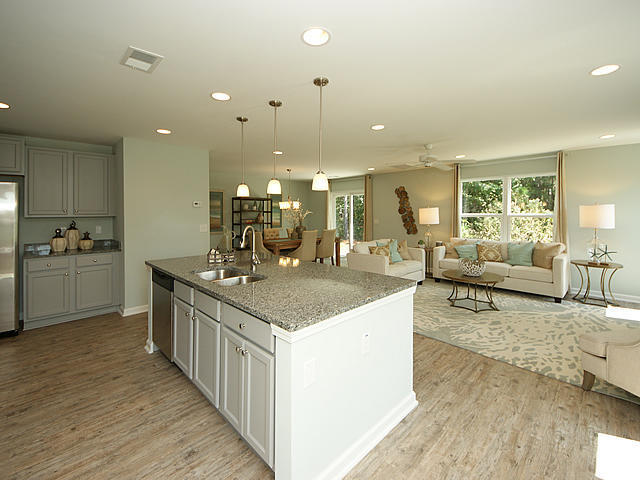 132 Bright Meadow Road Summerville, SC 29483 - Photo 5 of 43 20190912121502290510000000-o