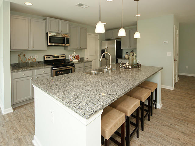 132 Bright Meadow Road Summerville, SC 29483 - Photo 7 of 43 20190912121502423461000000-o