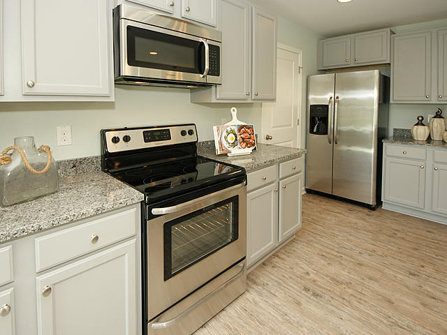 132 Bright Meadow Road Summerville, SC 29483 - Photo 8 of 43 20190912121502491085000000-o