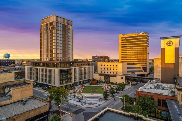 $1,585,000 | 118 Broadway North, Unit 702, Fargo, ND 58102