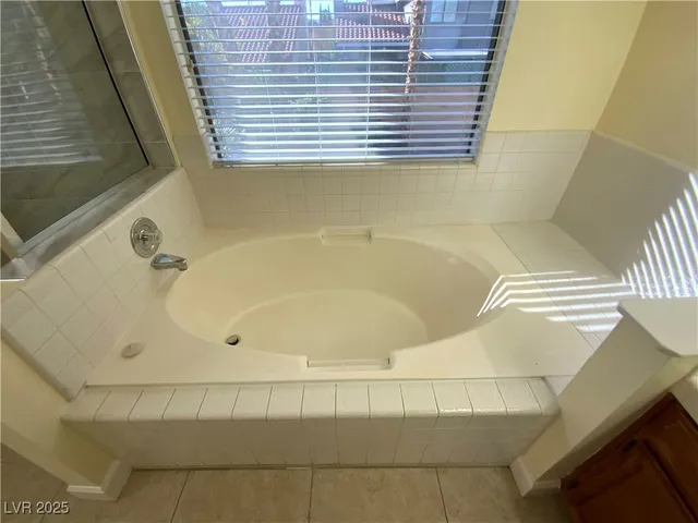 $3,200 | 3113 Port Side Drive, Las Vegas, NV 89117