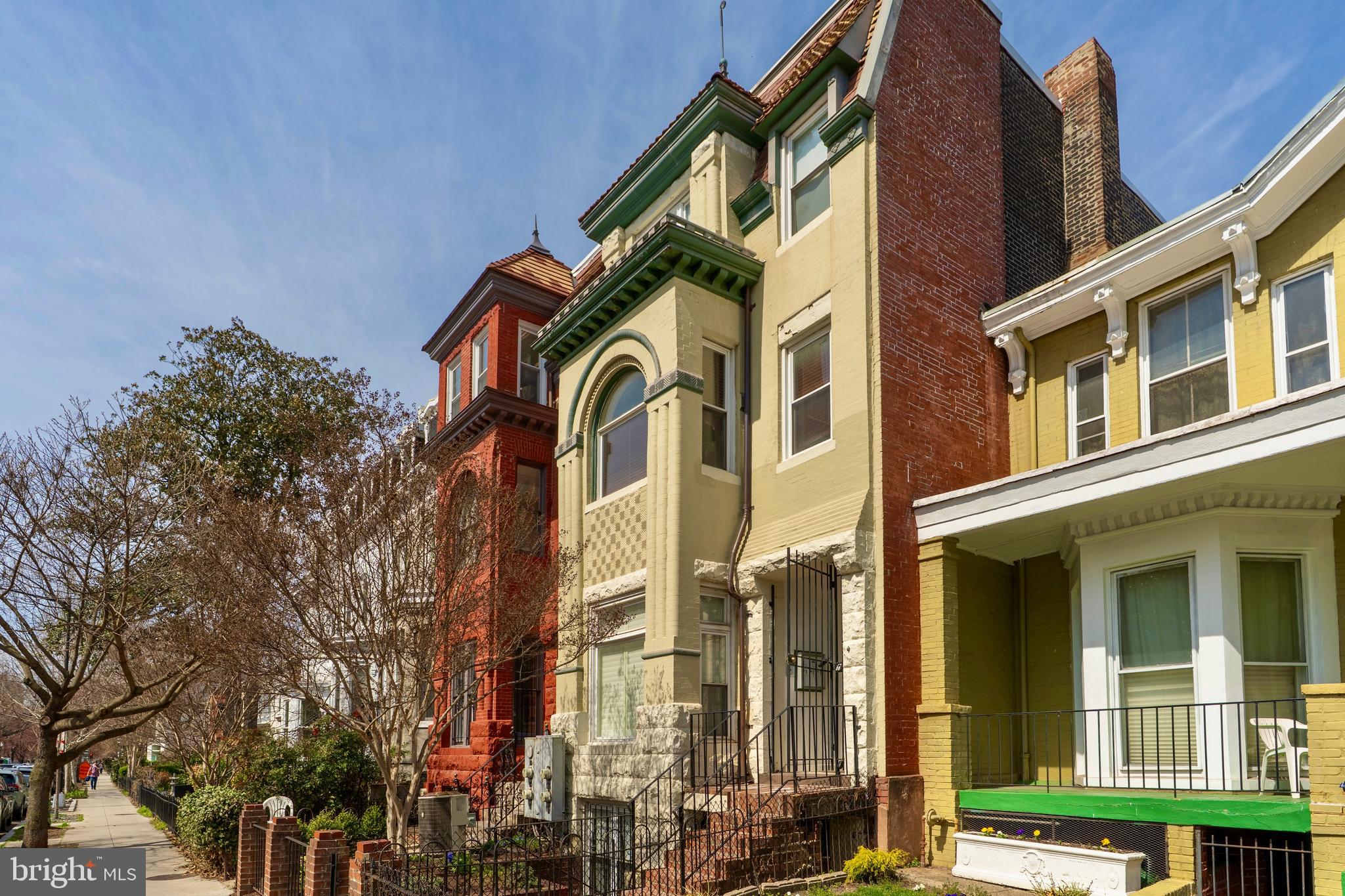 1433 S Street Northwest, Unit 2 Washington, DC 20009 - Photo 2 of 44 front view of a building