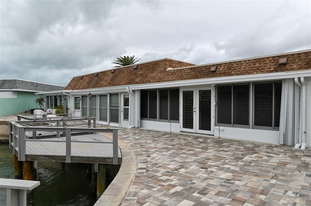 350 Boca Ciega Point Boulevard St. Petersburg, FL 33708 - Photo 20 of 25 a house view with a sitting space