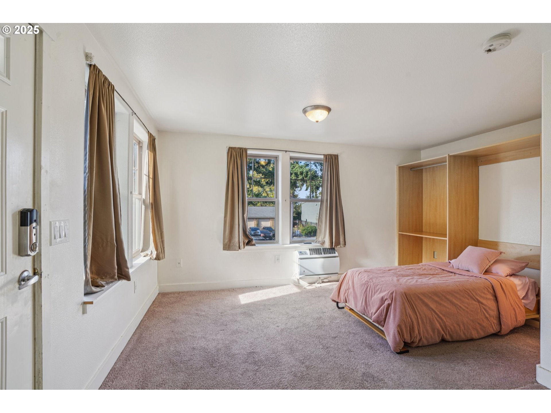 737 Northeast 99th Avenue, Unit 15 Portland, OR 97220 - Photo 11 of 29