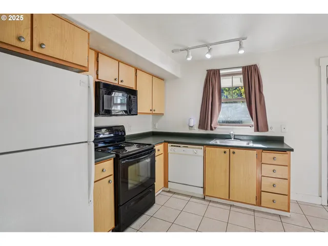 $139,000 | 737 Northeast 99th Avenue, Unit 15, Portland, OR 97220