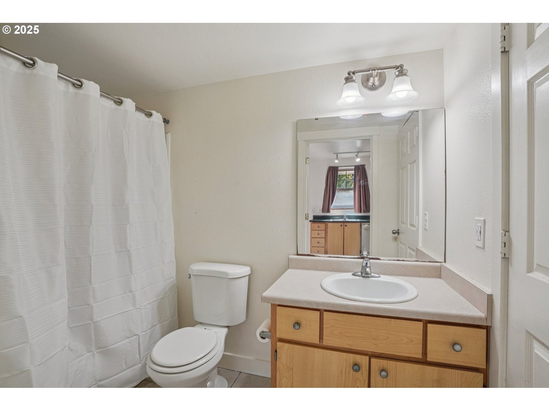 737 Northeast 99th Avenue, Unit 15 Portland, OR 97220 - Photo 18 of 29