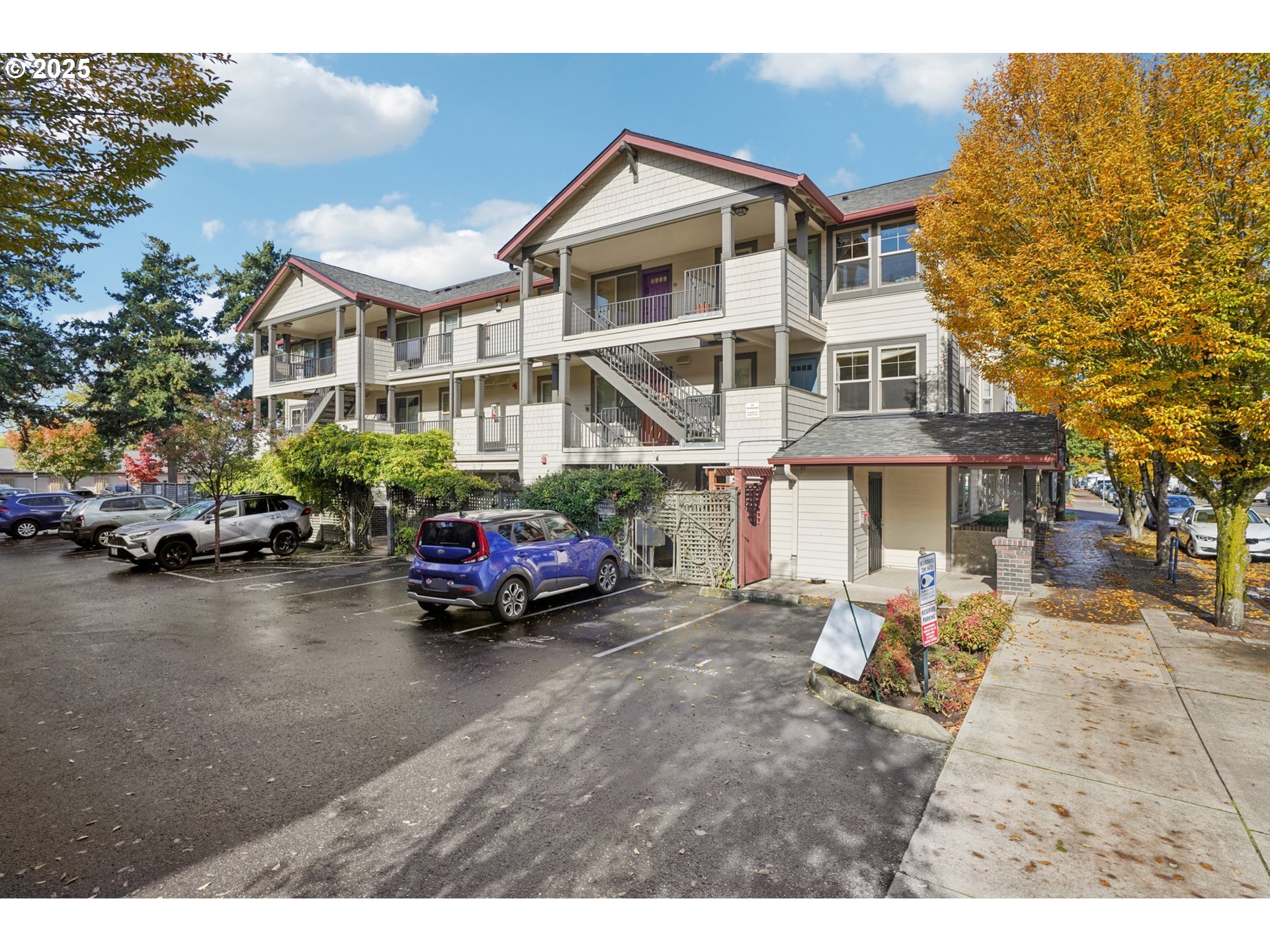 737 Northeast 99th Avenue, Unit 15 Portland, OR 97220 - Photo 5 of 29