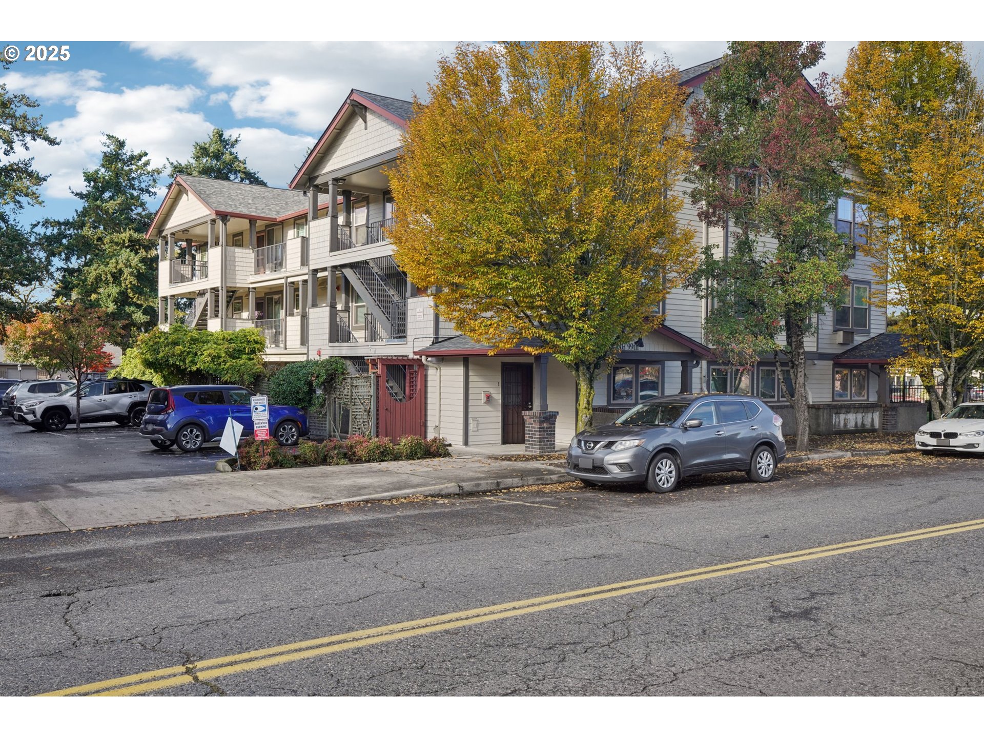 737 Northeast 99th Avenue, Unit 15 Portland, OR 97220 - Photo 8 of 29