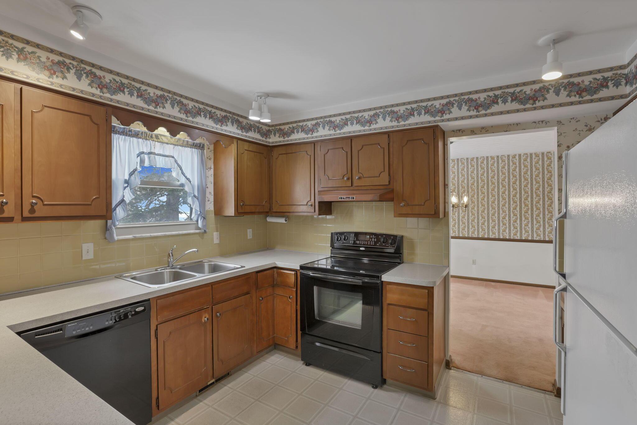 1852 Balsamridge Road Columbus, OH 43229 - Photo 16 of 50 24-web-or-mls-IMG_9221