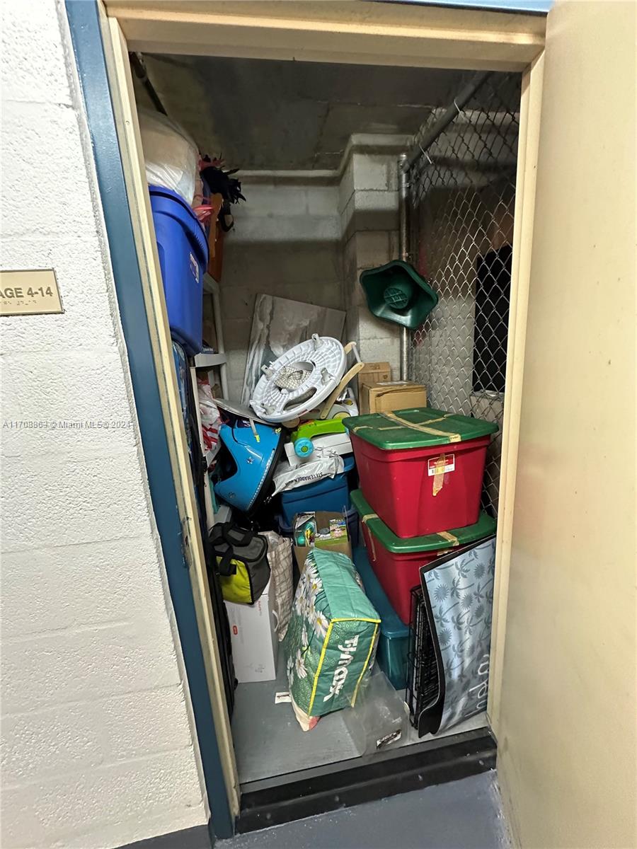 3232 Southwest 22nd Terrace, Unit 1903 Miami, FL 33145 - Photo 24 of 30 a utility room with dryer and washer