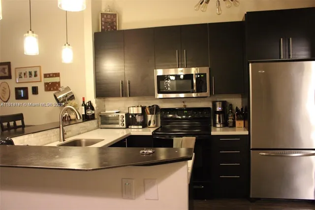 $2,400 | 3634 Northwest 83rd Lane, Sunrise, FL 33351