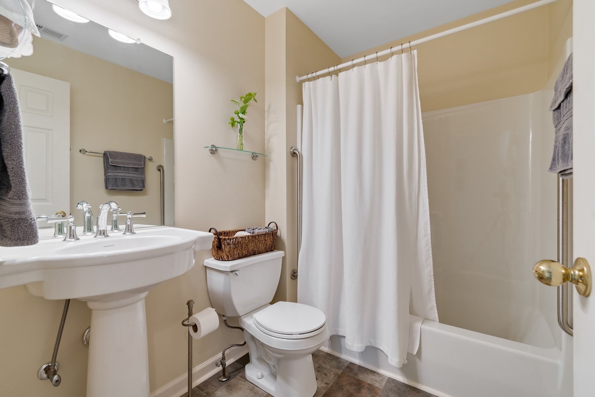 1922 Victorian Road Columbia, TN 38401 - Photo 16 of 25 a bathroom with a sink toilet and shower