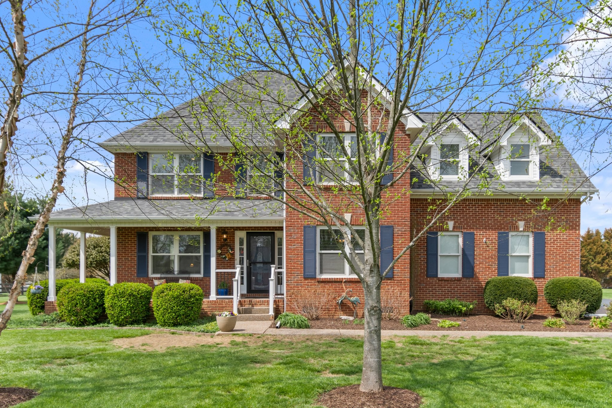 1922 Victorian Road Columbia, TN 38401 - Photo 2 of 25 front view of a house with a yard