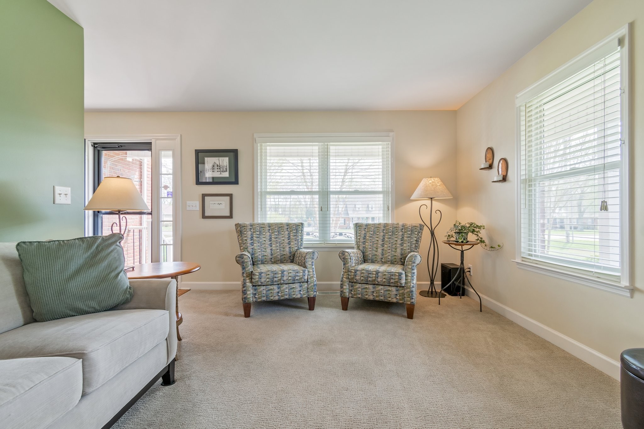 1922 Victorian Road Columbia, TN 38401 - Photo 6 of 25 a living room with furniture and a window