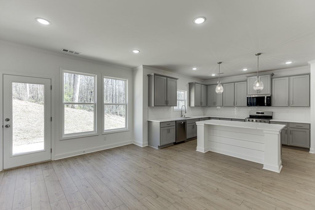 979 Lakeview Drive Commerce, GA 30529 - Photo 14 of 44