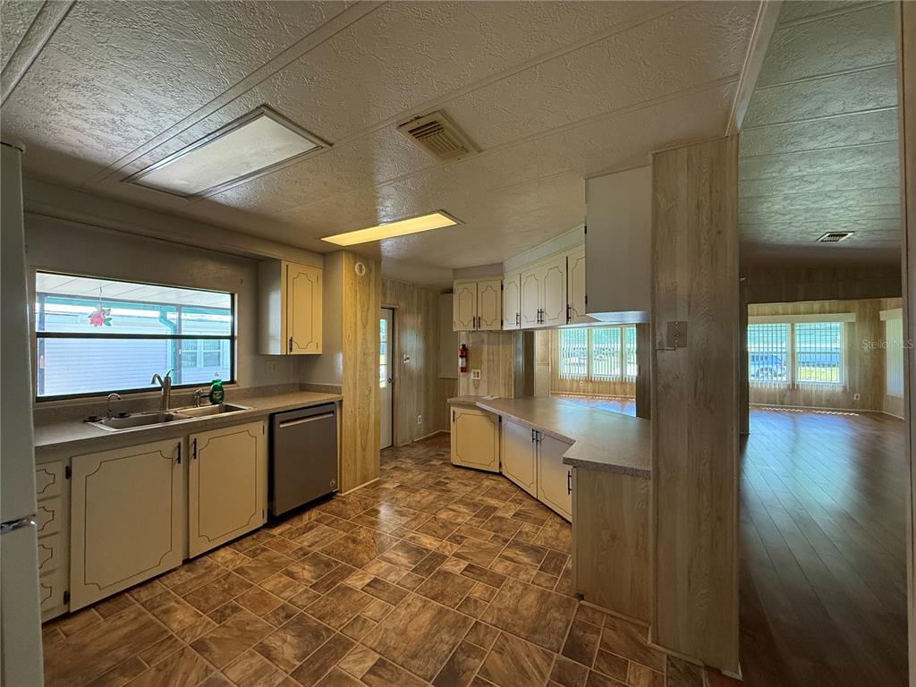 103 Cypress Road Wildwood, FL 34785 - Photo 2 of 45