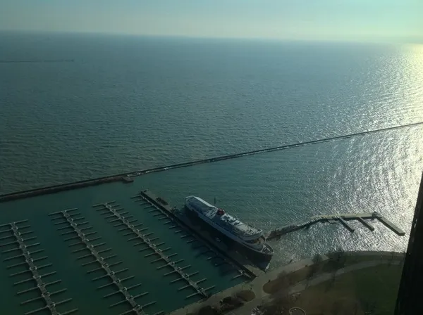 $2,500 | 195 North Harbor Drive, Unit 207, Chicago, IL 60601