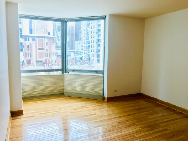 $2,500 | 195 North Harbor Drive, Unit 207, Chicago, IL 60601