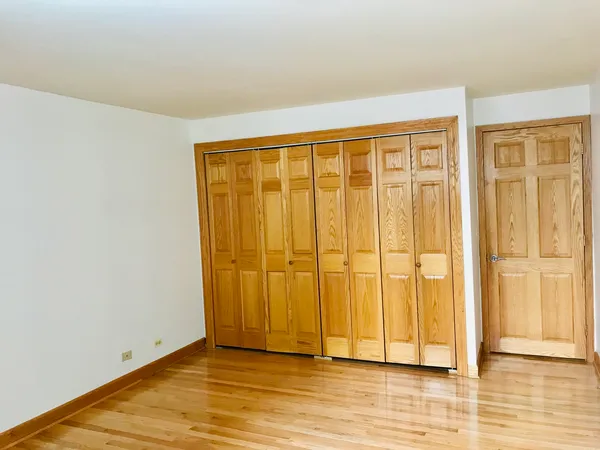 $2,500 | 195 North Harbor Drive, Unit 207, Chicago, IL 60601