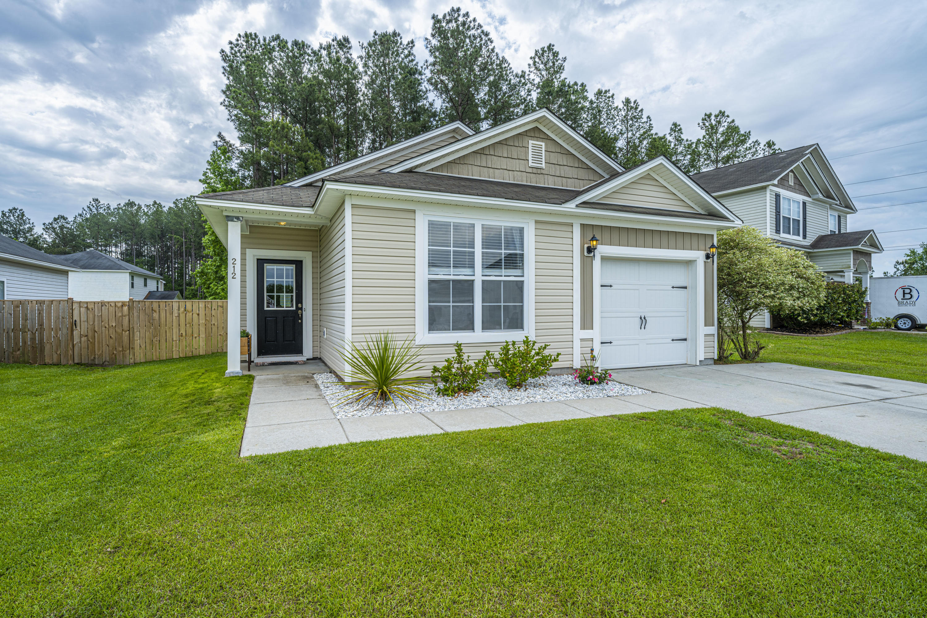 212 Summer View Road Summerville, SC 29486 - Photo 1 of 40 212 Summervilew