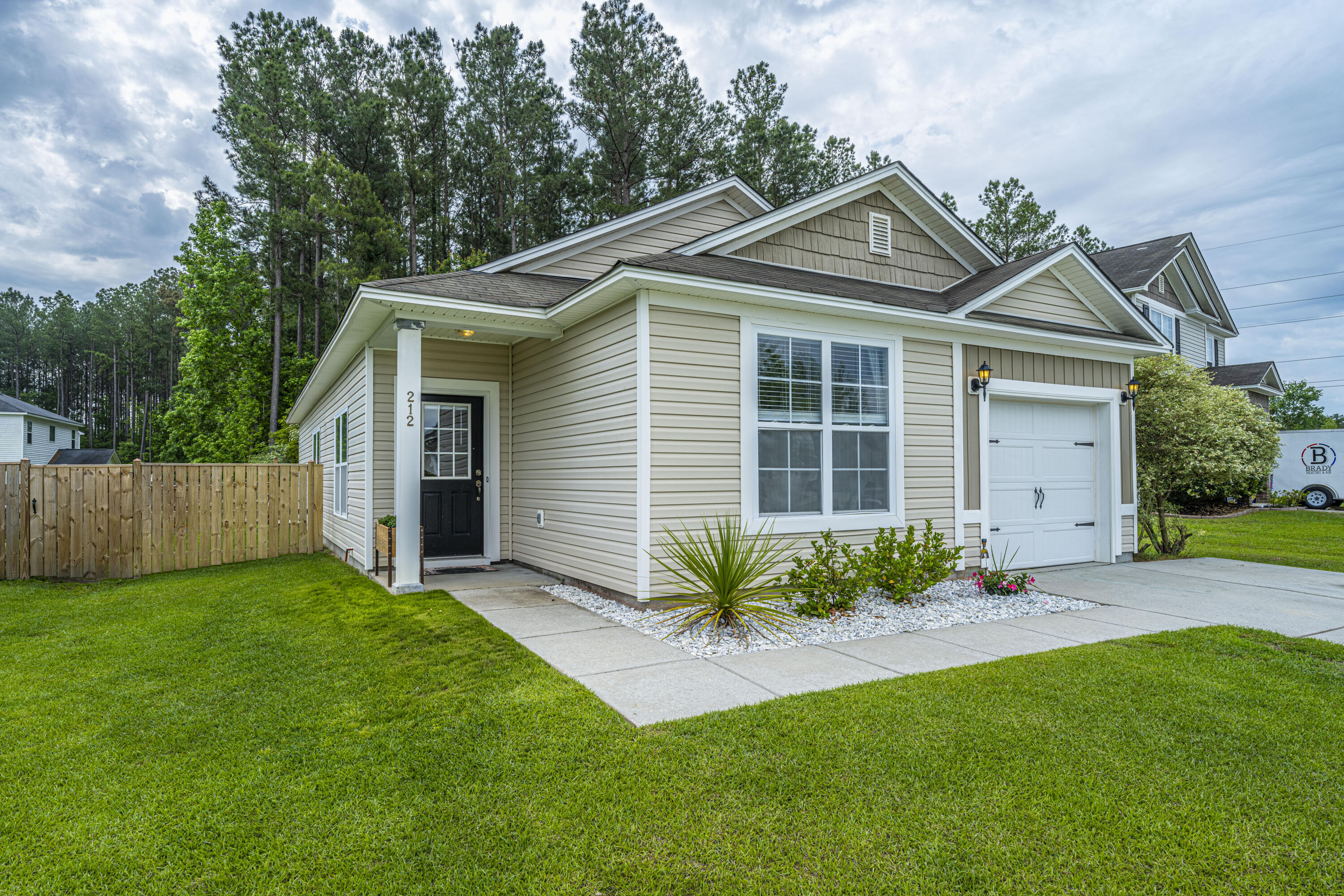 212 Summer View Road Summerville, SC 29486 - Photo 2 of 40 Welcome Home