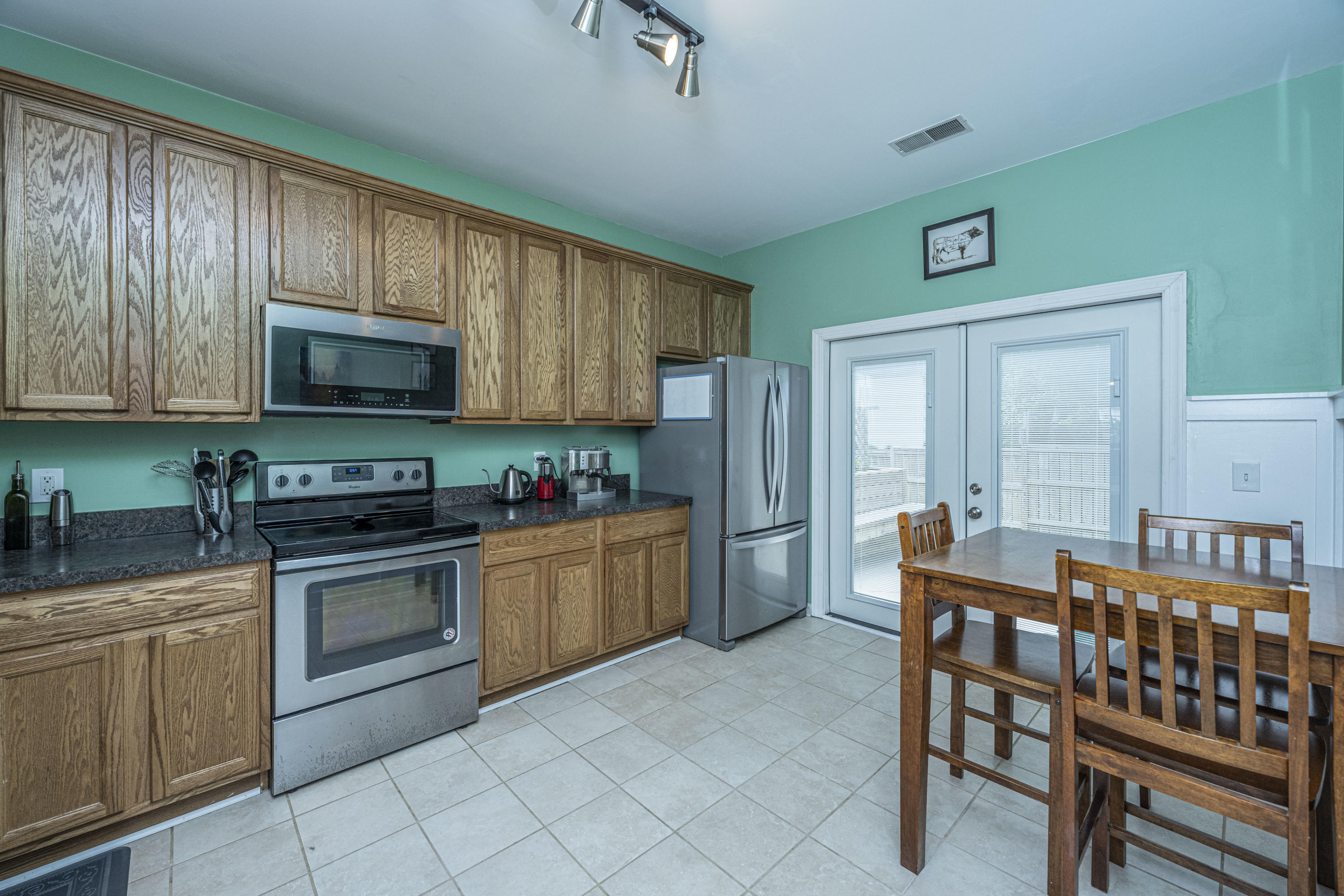212 Summer View Road Summerville, SC 29486 - Photo 10 of 40 Kitchen w/ French Door to Patio