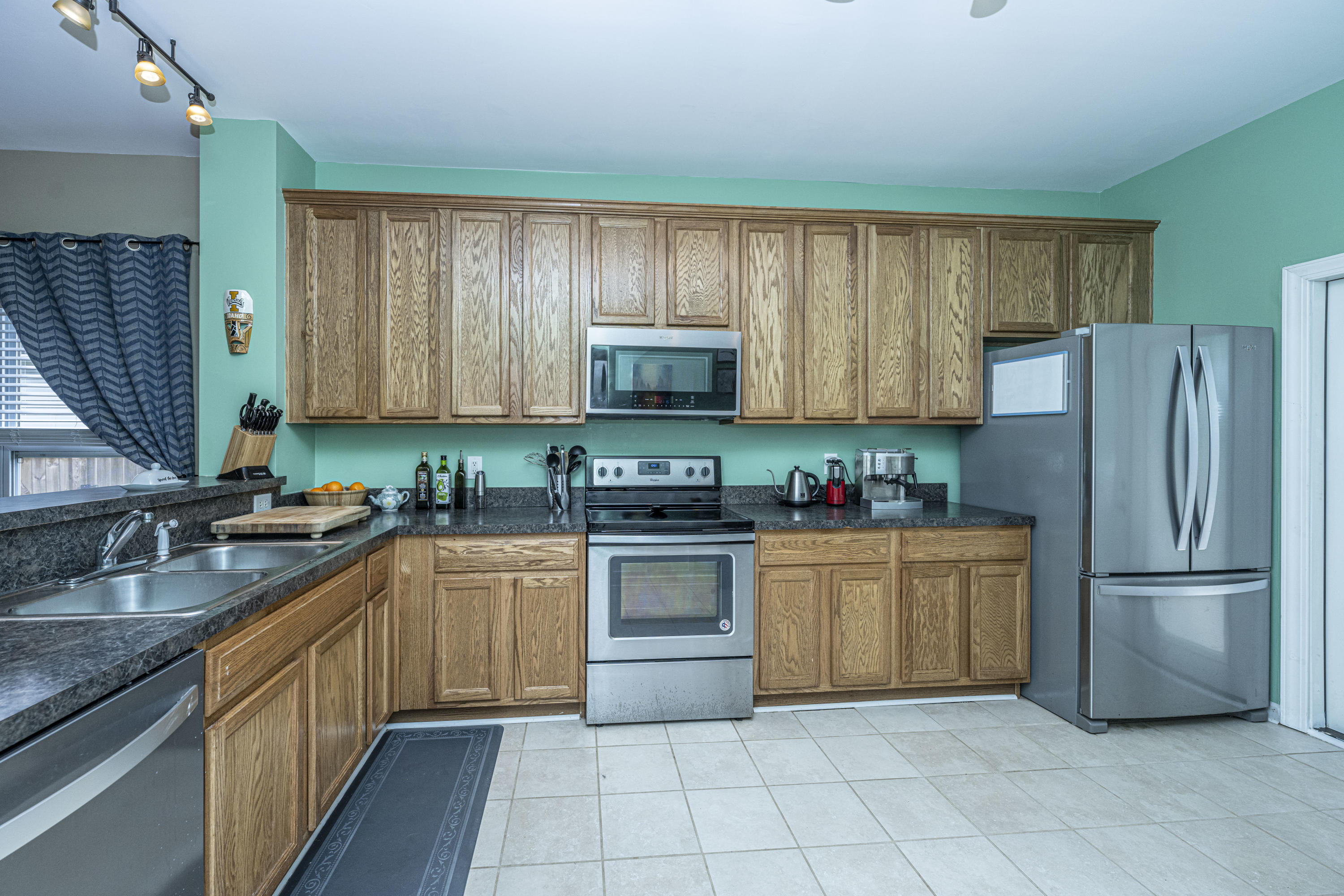 212 Summer View Road Summerville, SC 29486 - Photo 11 of 40 Stainless Steel Appliances
