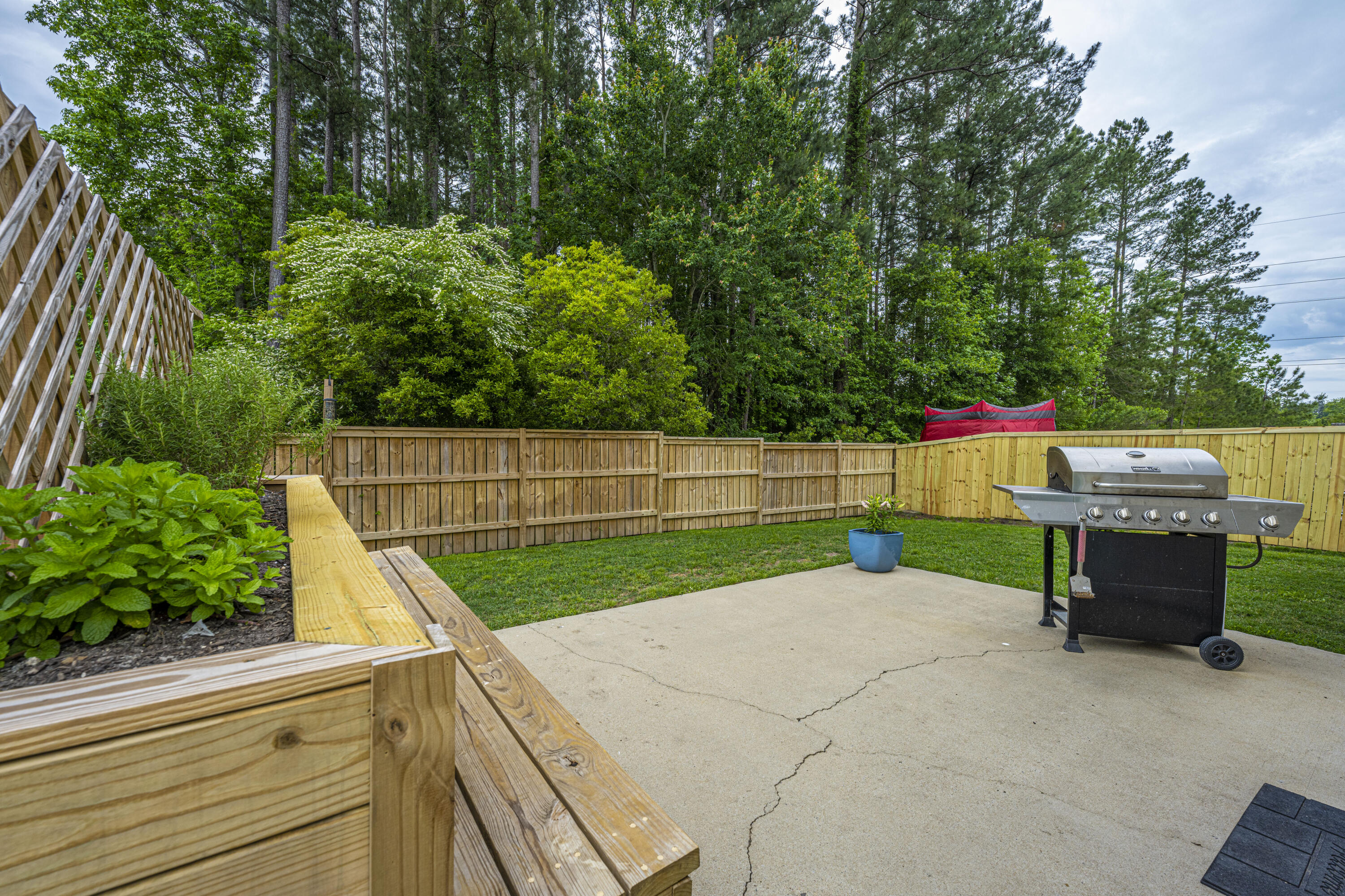 212 Summer View Road Summerville, SC 29486 - Photo 31 of 40 Back Patio