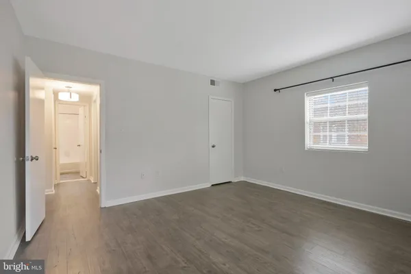 $2,700 | 1804 Queens Lane, Unit 4207, Arlington, VA 22201