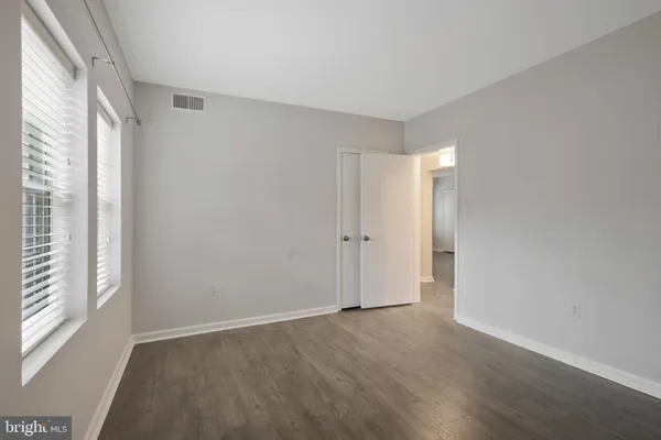 $2,700 | 1804 Queens Lane, Unit 4207, Arlington, VA 22201