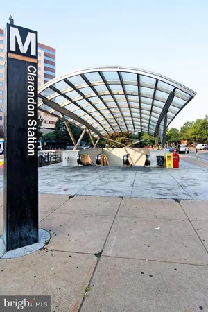 $2,700 | 1804 Queens Lane, Unit 4207, Arlington, VA 22201