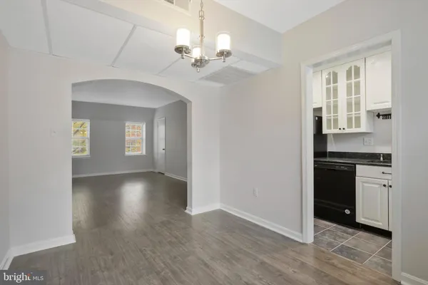 $2,700 | 1804 Queens Lane, Unit 4207, Arlington, VA 22201