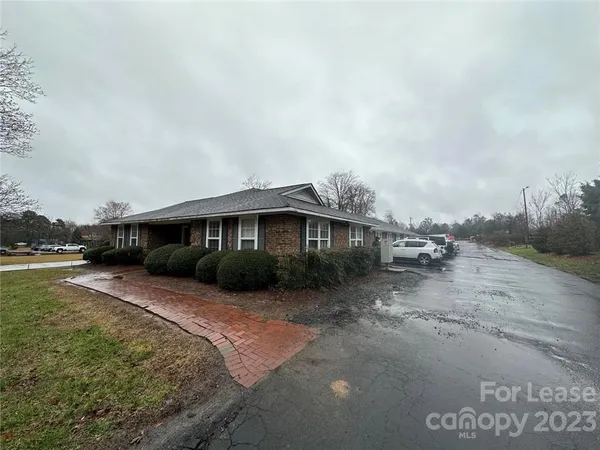 $575 | 301 Unionville Indian Trail Road, Indian Trail, NC 28079