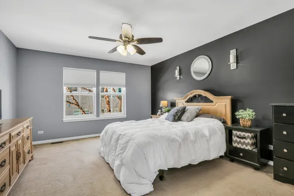 $249,900 | 2904 Falling Waters Drive, Unit 2904, Lindenhurst, IL 60046