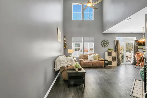 $249,900 | 2904 Falling Waters Drive, Unit 2904, Lindenhurst, IL 60046