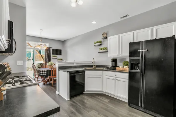 $249,900 | 2904 Falling Waters Drive, Unit 2904, Lindenhurst, IL 60046
