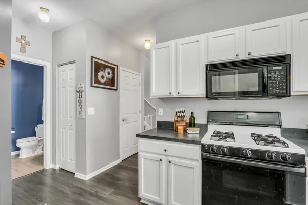 $249,900 | 2904 Falling Waters Drive, Unit 2904, Lindenhurst, IL 60046