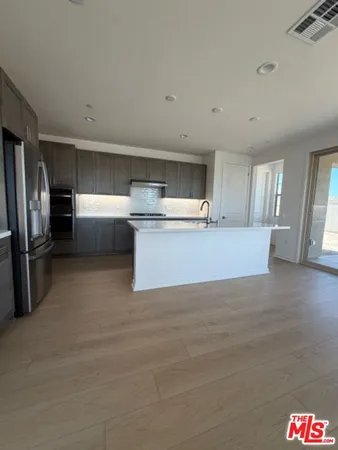 $3,300 | 28908 Vertex Way, Santa Clarita, CA 91350