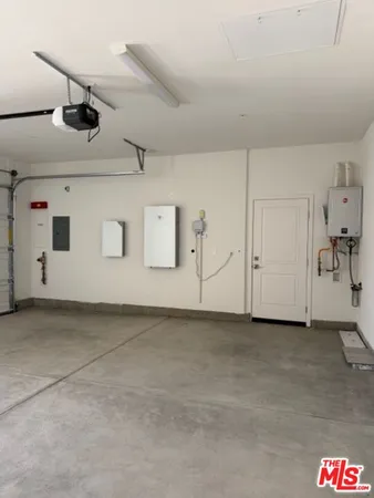 $3,300 | 28908 Vertex Way, Santa Clarita, CA 91350