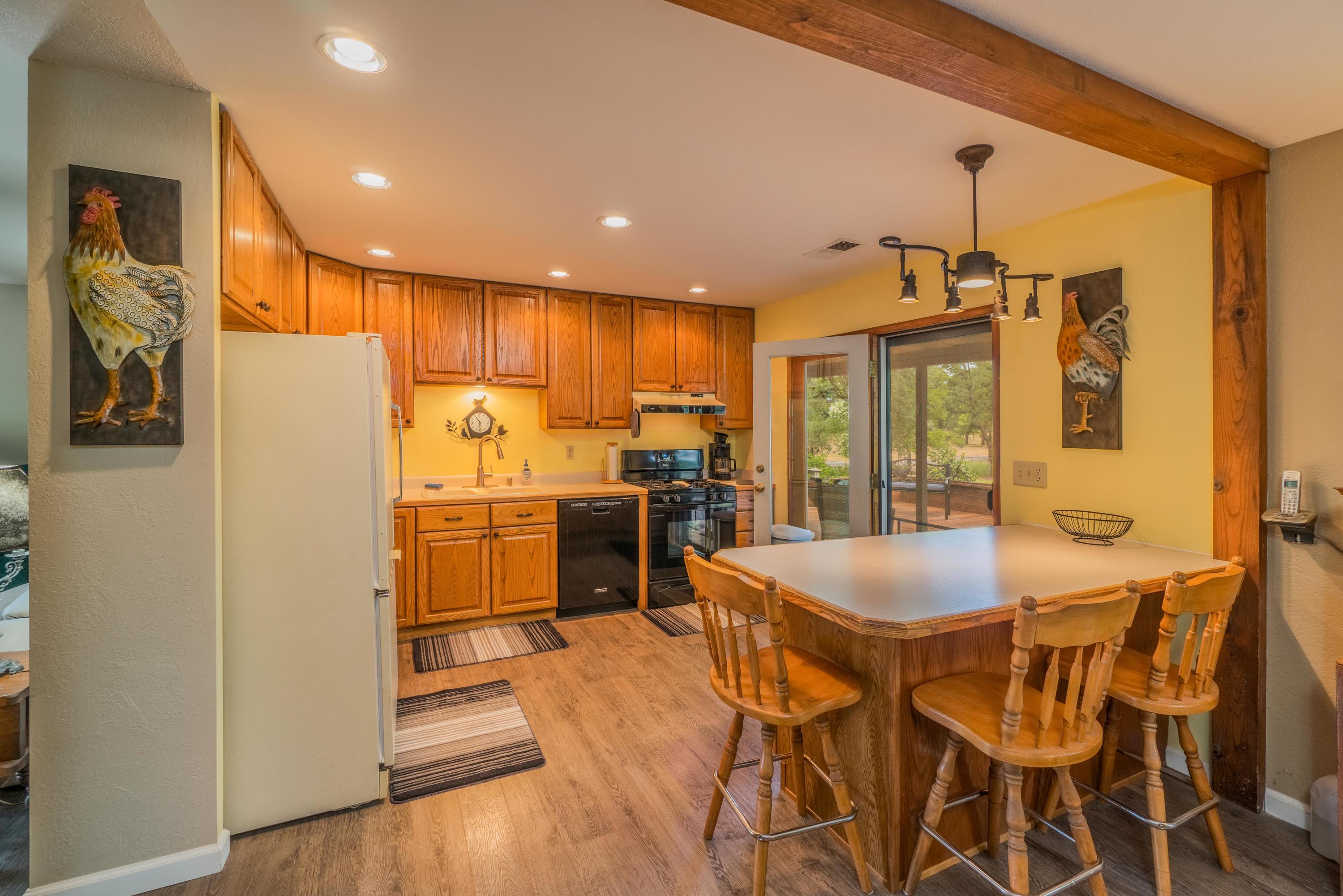 20739 Old Alturas Road Redding, CA 96003 - Photo 9 of 49 Untitled-64
