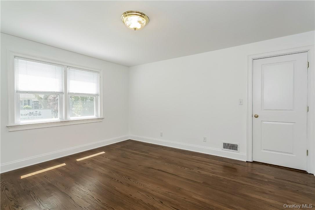 20 Walker Avenue Rye, NY 10580 - Photo 7 of 26 Family Bedroom