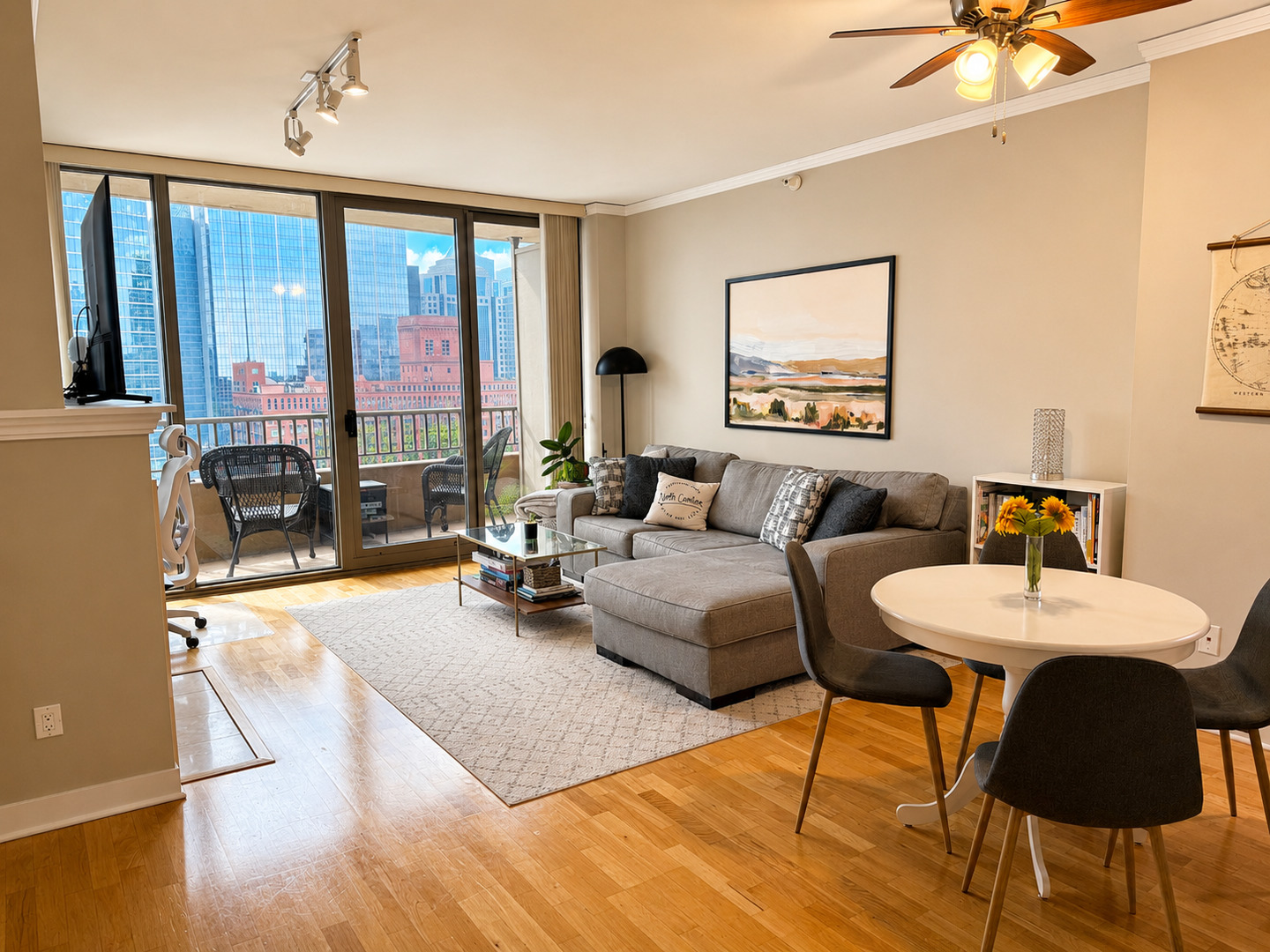 200 North Jefferson Street, Unit 1307 Chicago, IL 60661 - Photo 3 of 13