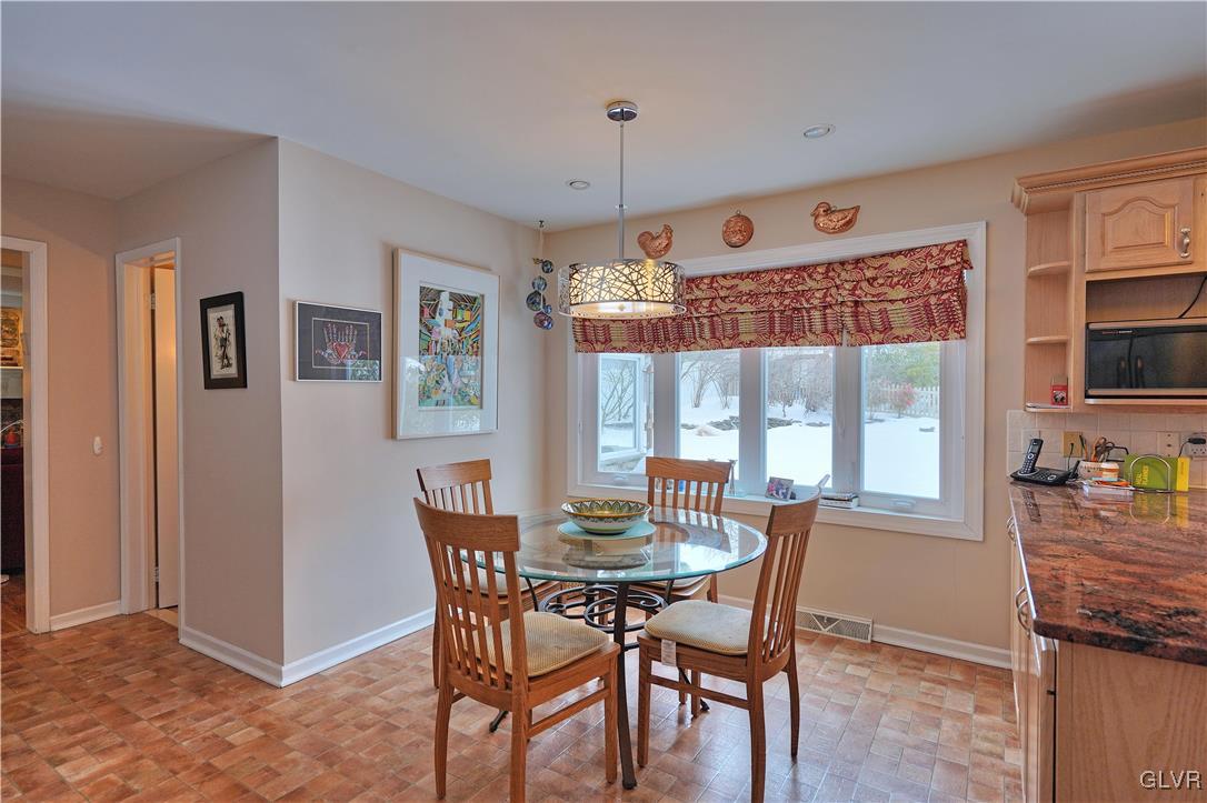 1443 Hampton Road Allentown, PA 18104 - Photo 7 of 40 Gallery Image 7