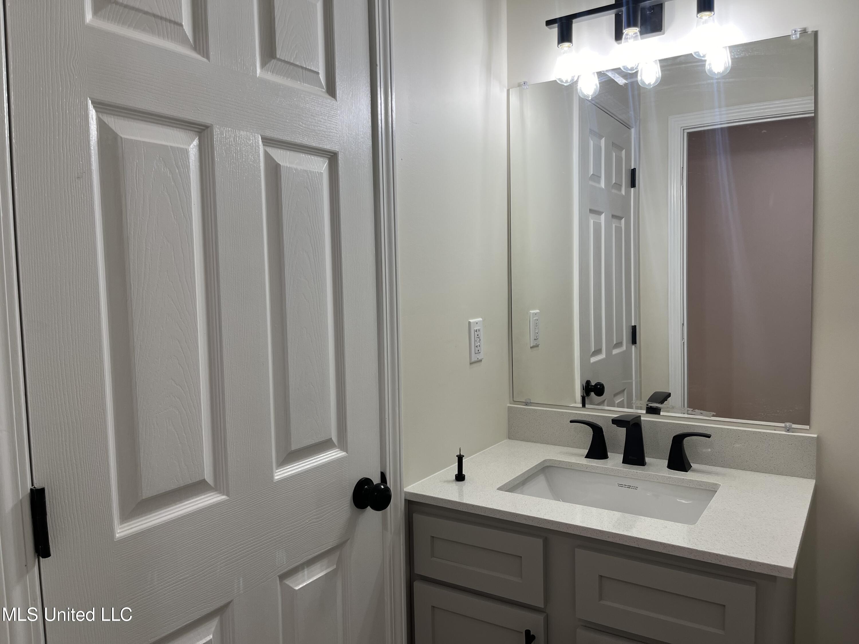 3707 South Red Banks Road Byhalia, MS 38611 - Photo 11 of 16 IMG_6675