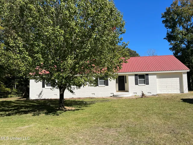 $249,900 | 3707 South Red Banks Road, Byhalia, MS 38611