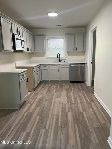 $249,900 | 3707 South Red Banks Road, Byhalia, MS 38611