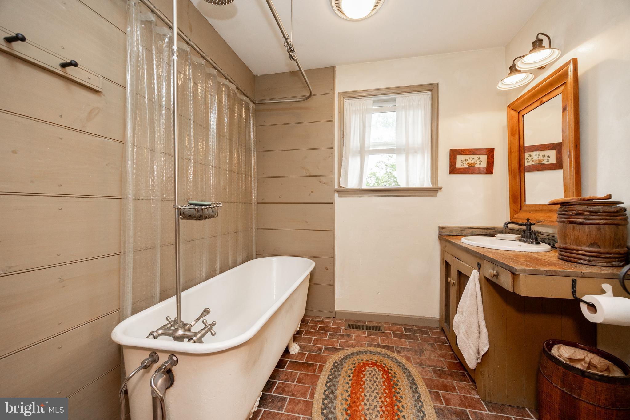 957 Mt Pleasant Road Pottstown, PA 19465 - Photo 28 of 48 Hall Bath
